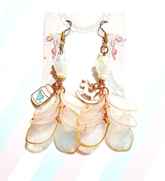 桜の花びら舞い落ちるドレスPierce/earrings