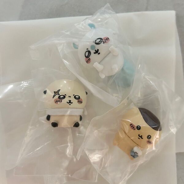 ちいかわ モモンガ・くりまんじゅう・ラッコ 3つセット ケーブルアクセサリー ハグコット 4 フィギュア ガチャガチャ ガチャ