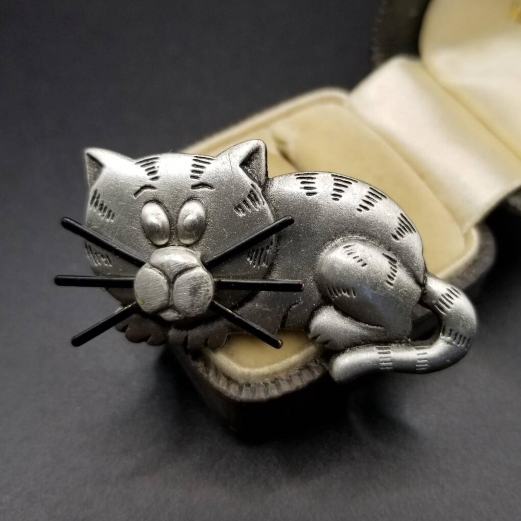 ブローチ 猫 ネコ シルバー925 SV925 金属アレルギー対応