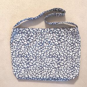 Helm 即完売 バッグ