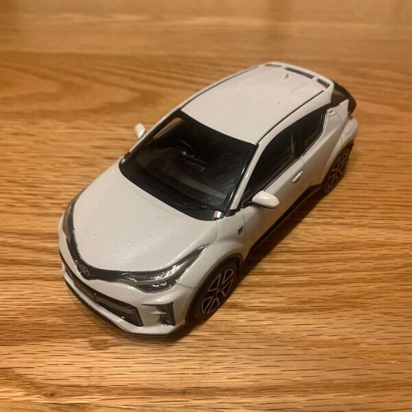 【豊通ファシリティズ】C-HR 後期GRスポーツ NGX10カラーサンプル