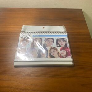 NiziU 2021 photo desk calendar