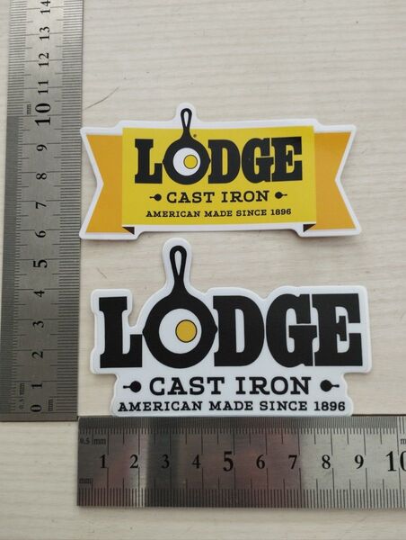 アウトドアステッカー2枚セット キャンプ アウトドア ロッジキャストアイアン LODGE CAST IRON