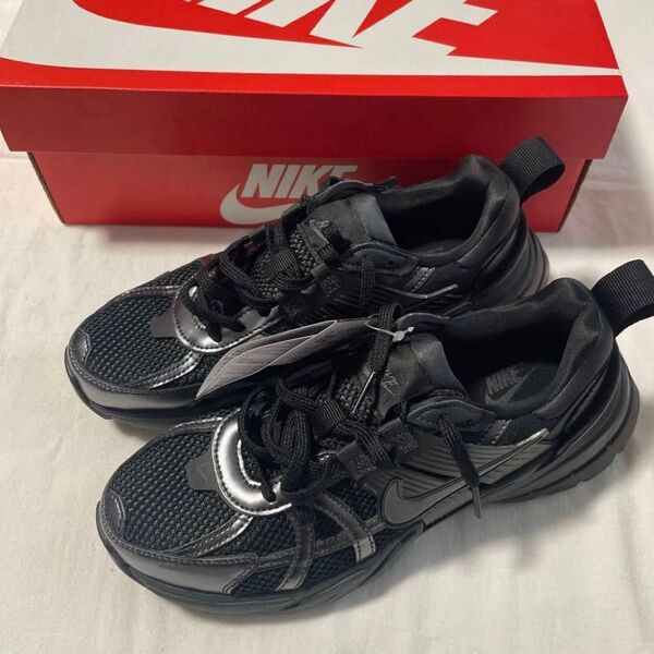 Nike v2k run 新品未使用 公式オンライン購入 26.5