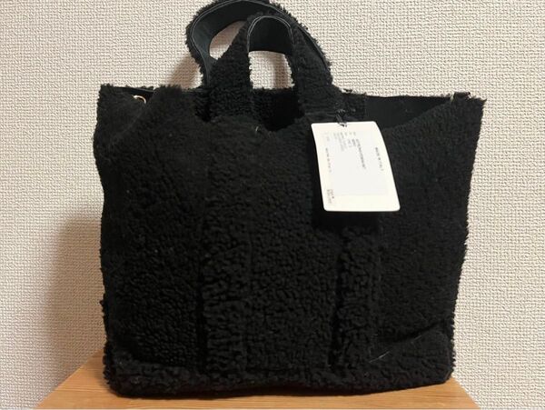 新品 CARUS ムートン トートバッグ バッグ 黒 ブラック ハンドバッグ