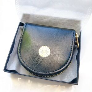 【新品未使用】皇居限定 菊の御紋入り馬蹄型 コインケース 財布 小銭入れ 牛革 ブラック 黒