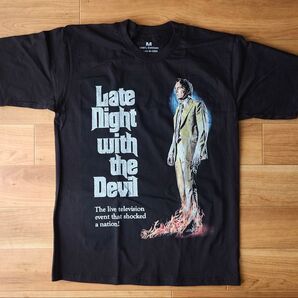 映画 悪魔と夜ふかし Tシャツ Late night with the Devil スティーブン・キング movie