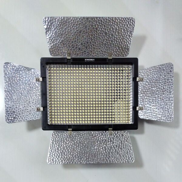 LED YONGNUO LEDライト YN600L + ソフトボックス + ミニライト