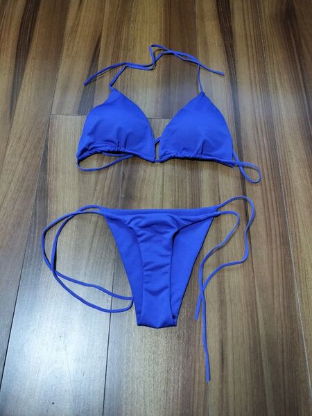 新品未使用 ワンサイズ シンプルビキニ 水着 トライアングル デザイン