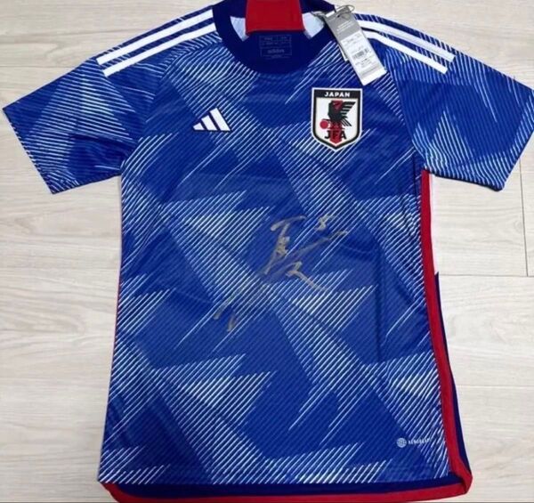 adidas サッカー日本代表 長友佑都 直筆サイン入りユニフォーム Mサイズ