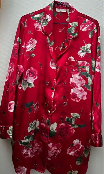 Laura Leigh LTD. ローズ柄パジャマ(薔薇柄ナイトウェア)※U.S.の Lサイズ ※要修繕のためお得♪ 大きいサイズ