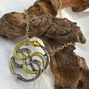 ネバーエンディングストーリー アウリン 蛇 ペンダント ネックレス アクセサリー 映画 シネマ レプリカ
