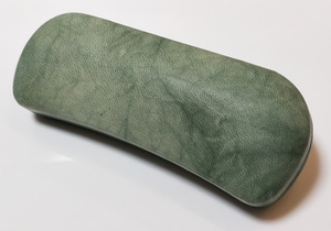  gift also optimum * tradition .. deer leather . aperture stop leather . combination . glasses case * green 