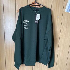 新品mossimoトレーナー