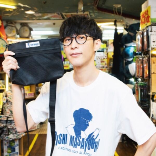オーイシマサヨシ×VV(ヴィレッジヴァンガード)ヴィレヴァンロゴ風サコッシュ・ショルダーバッグ・ビレバン・大石昌良・オーイシ武道館
