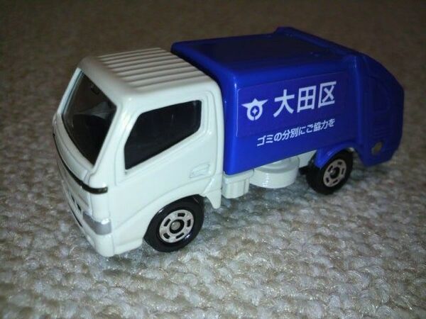 トミカ 清掃車 大田区仕様 箱付