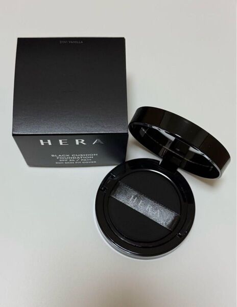 HERA ブラッククッション 21N1 VANILLA