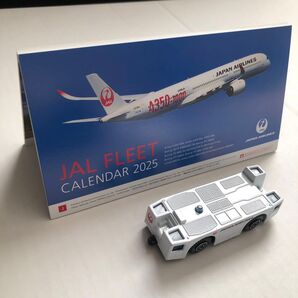 JAL卓士カレンダー& トーイングトラクターミニカーセット