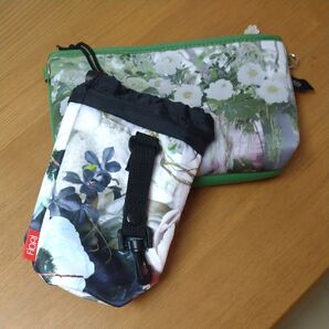 fiori ポーチ ペットボトルケース