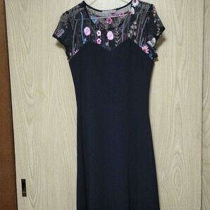 FAS FILLE A SUIVRE 刺繍入り紺ワンピース