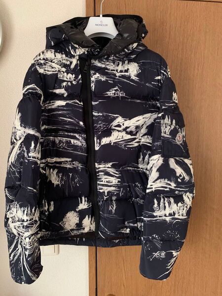日本限定 国内正規品 モンクレール MONCLER NEUVIC ロゴ ワッペン フード ダウン ジャケット サイズ2