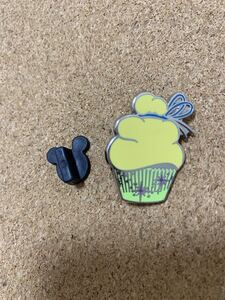  Disney pin badge Tinkerbell Peter Pan cupcake abroad pin pin trailing 