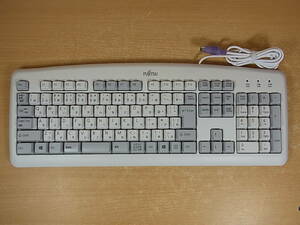 □Ab/566☆富士通 FUJITSU☆PS/2キーボード☆KB-0325☆動作不明☆ジャンク