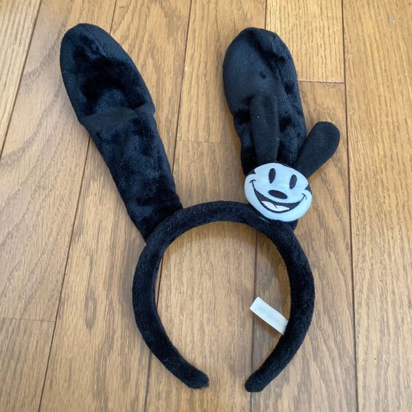 オズワルド 耳付きカチューシャ 黒 ディズニー