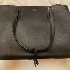 日本未発売(2回使用)Kate Spade New York A4 トートバック 内装もオシャレです♪ 専用袋付き