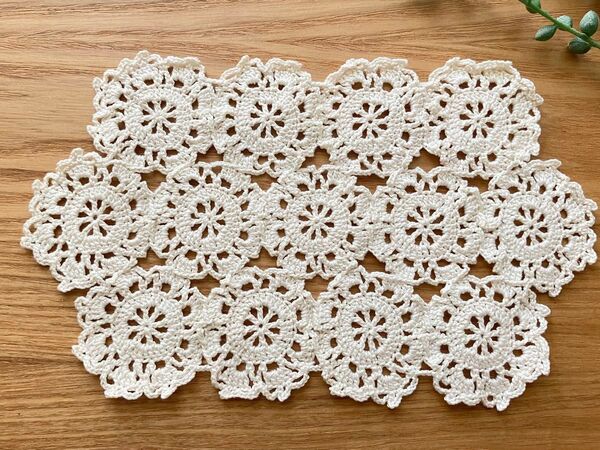 お花モチーフつなぎドイリー22×13cm*レース編み*ナチュラル*ハンドメイド*
