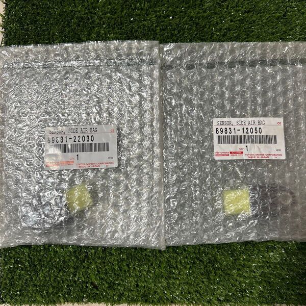トヨタ エアバッグセンサー 2種類
