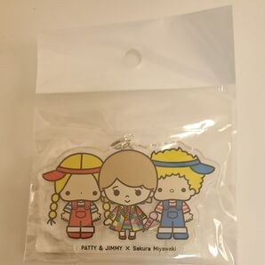 A K B 48 サンリオコラボ 宮脇咲良 アクリルキーホルダー