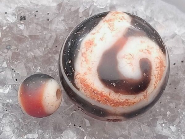 チベットジービーズ・西蔵天珠 至純天珠 夢幻老砿如意梵字天珠(羊眼板珠)夢幻老砿薬師珠セット