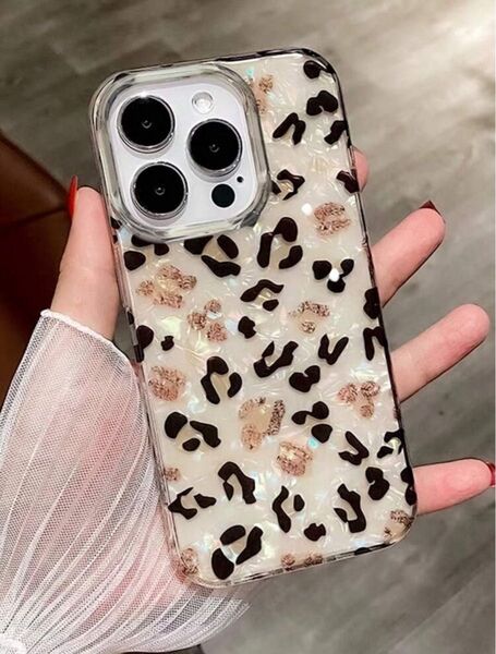 iPhone15スマホケース ヒョウ柄