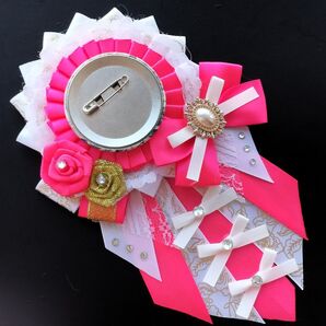 ハンドメイド 痛ロゼット ビビットピンク×ホワイト×ゴールド