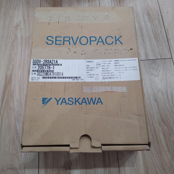 たぶん 未使用 安川電機 YASKAWA SGDV-2R8A21A サーボパック