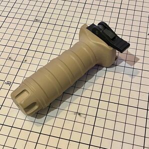 Tango Down タイプ バーティカルグリップ