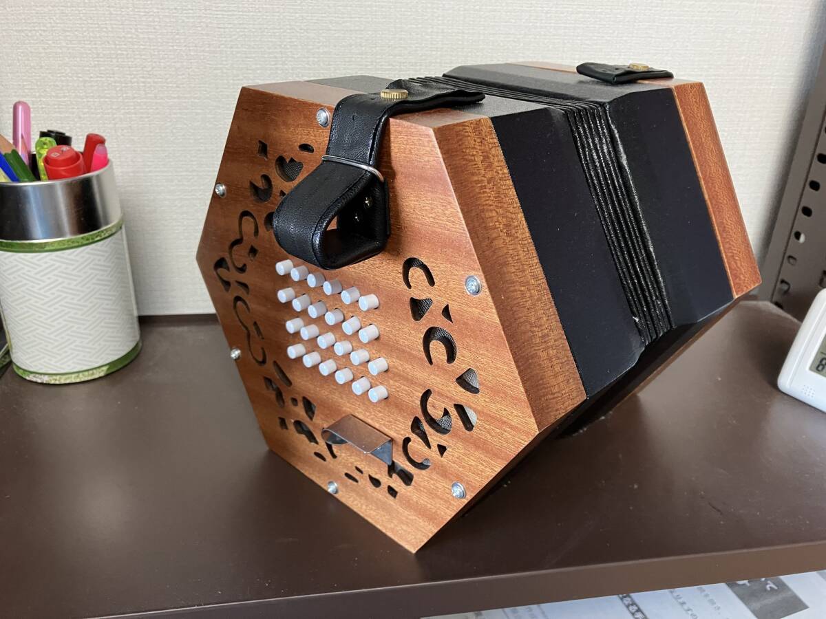 Yahoo!オークション -「コンサーティーナ」(楽器、器材) の落札 Yahoo!オークション -「コンサーティーナ」(楽器、器材) の落札