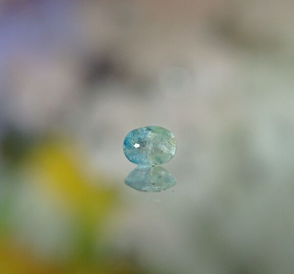 バイカラーユークレース 0.21ct f1722