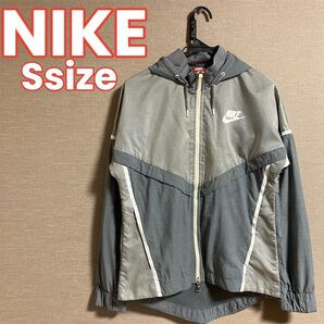 79 NIKE ナイキ ナイロンジャケット レディース S グレー フーディ フルジップ