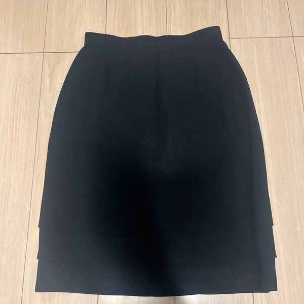 黒スカート スーツ