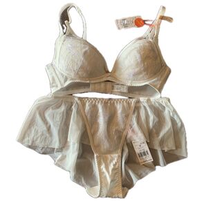 C70 新品未使用 アモスタイル トリンプチャーミングラマー ノンワイヤー ブラジャー サマーシアー ボーイズレングス M