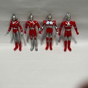 アニメのウルトラマンのソフビ