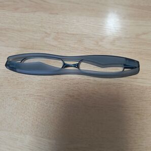 リーディンググラス