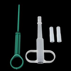 薬やミルク等を与える時 注射器型フィーダー、ペット用注射器/グリーン新品、未使用