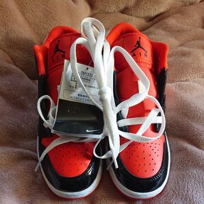 【NIKE】エア- ジョーダン 1 LOW SE GS