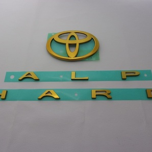 7トレジャー 【 TOYOTA 40系 ALPHARD 】 現行 トヨタ 40系 アルファード プレミアム ゴールド エンブレム リア 2点セット