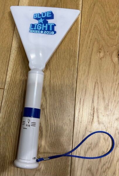 横浜DeNAベイスターズ BLUE LIGHT SERIES 2018 横浜スタジアム照明灯型ペンライト 球場配布品