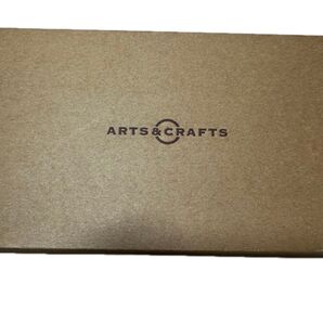 ジャバラのような構造が特徴的な長財布です。イタリア製のナッパレザーでカラフルな色展開と透明感のある表情が魅力的なアイテムです