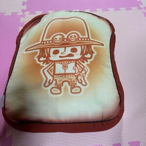 ワンピース エースクッション 約35×45